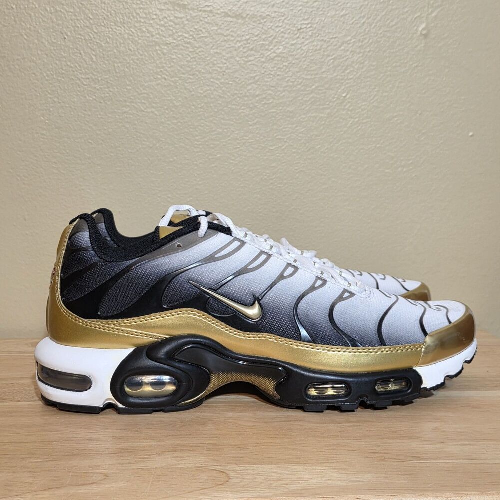 Nike Air Max Plus Premium Footlocker 50th Anniversary Gold HM0352-100 Men's 10.5